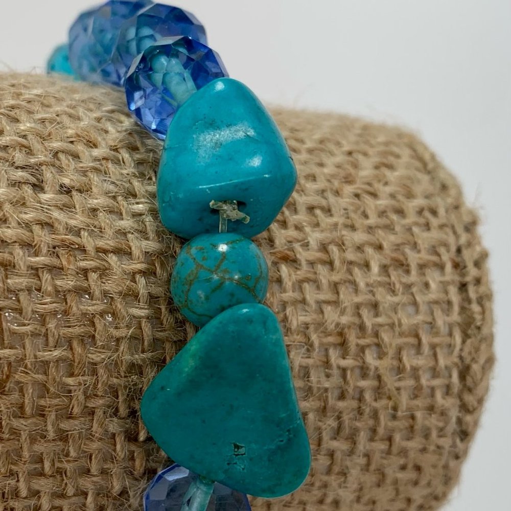 NWT Styled by Christa handmade turquoise and blue crystal stretch bracelet